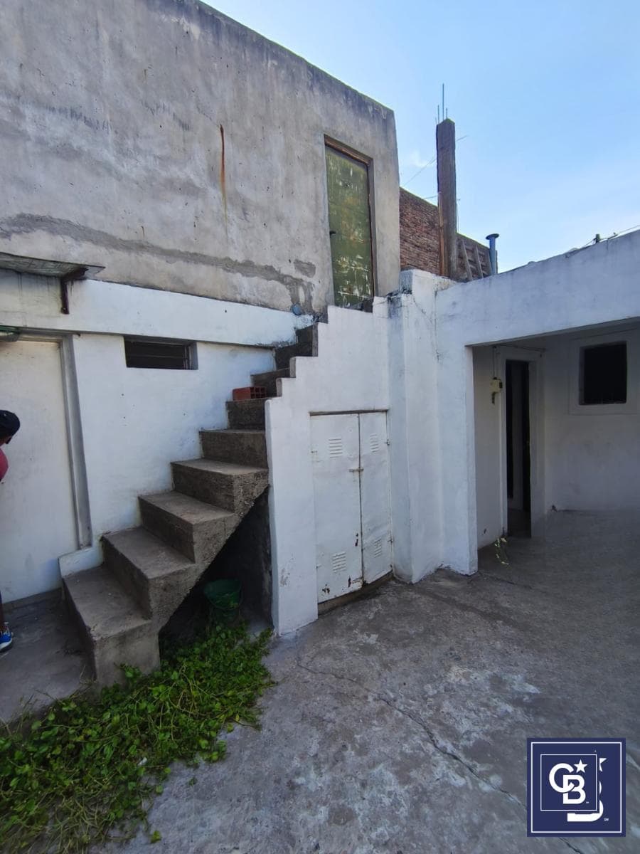 4-room house for sale, suitable for commercial use, in Downtown Pilar