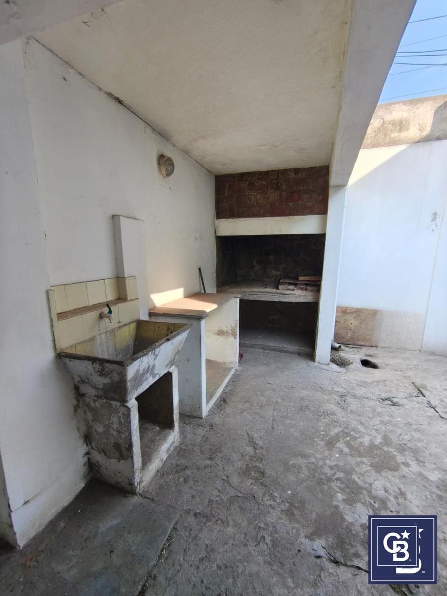4-room house for sale, suitable for commercial use, in Downtown Pilar