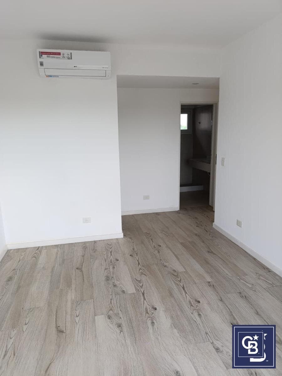 4-room apartment for rent with a balcony and barbecue in the Zug Caamaño Complex, Pilar