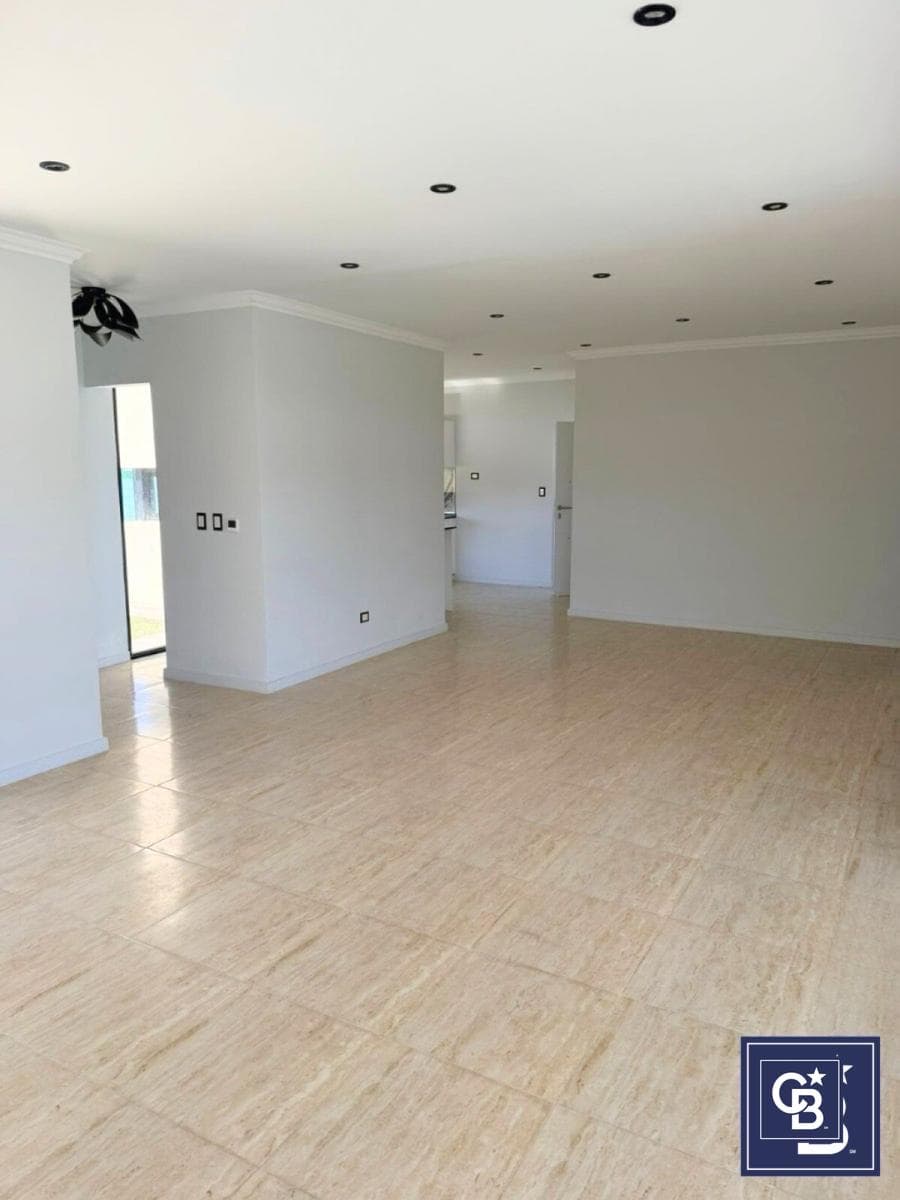 4-Bedroom House for Sale with Pool at Medal Country Club, Pilar