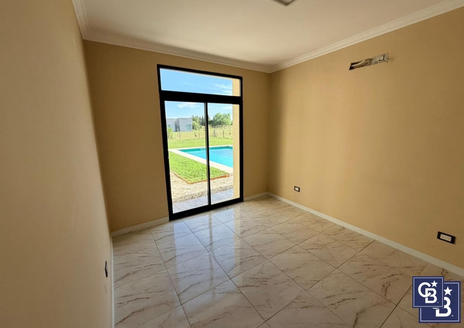 4-Bedroom House for Sale with Pool at Medal Country Club, Pilar