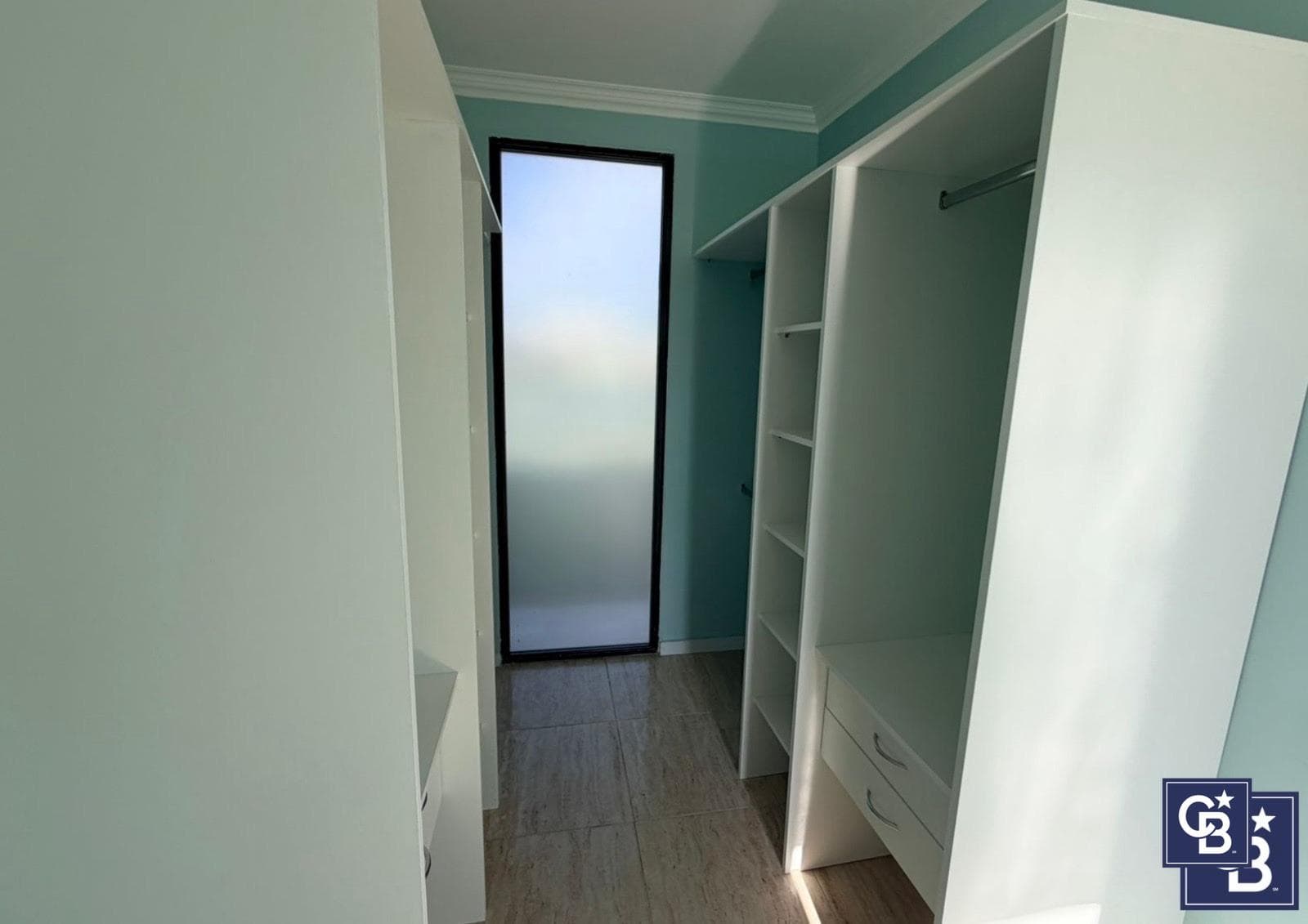 4-Bedroom House for Sale with Pool at Medal Country Club, Pilar