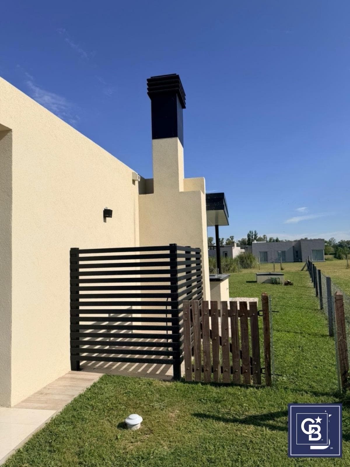 4-Bedroom House for Sale with Pool at Medal Country Club, Pilar