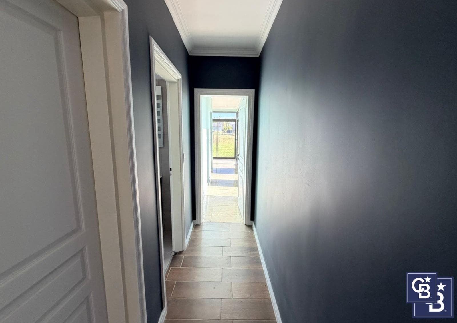 4-Bedroom House for Sale with Pool at Medal Country Club, Pilar
