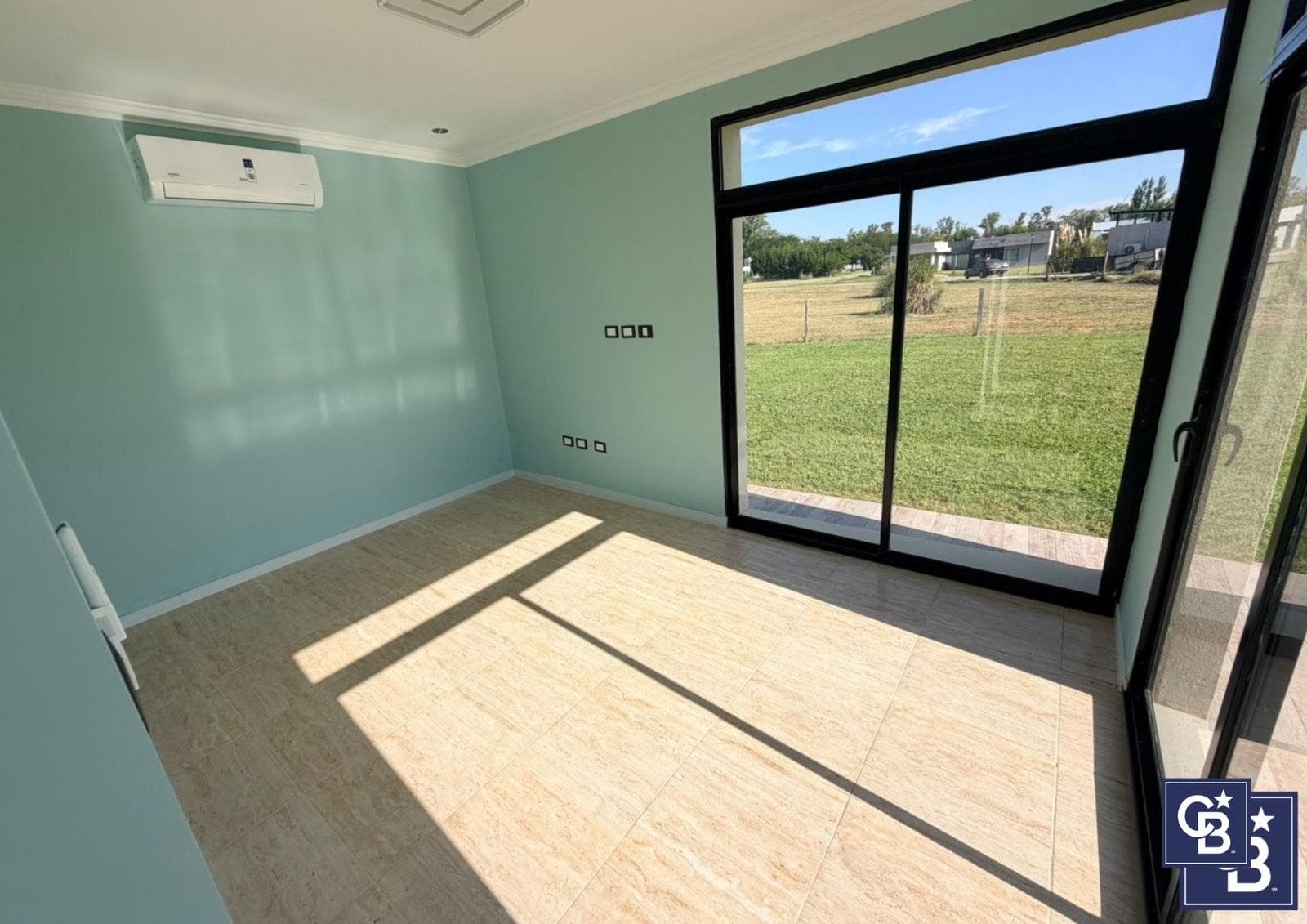4-Bedroom House for Sale with Pool at Medal Country Club, Pilar