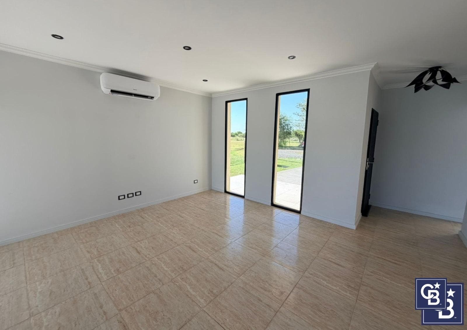 4-Bedroom House for Sale with Pool at Medal Country Club, Pilar