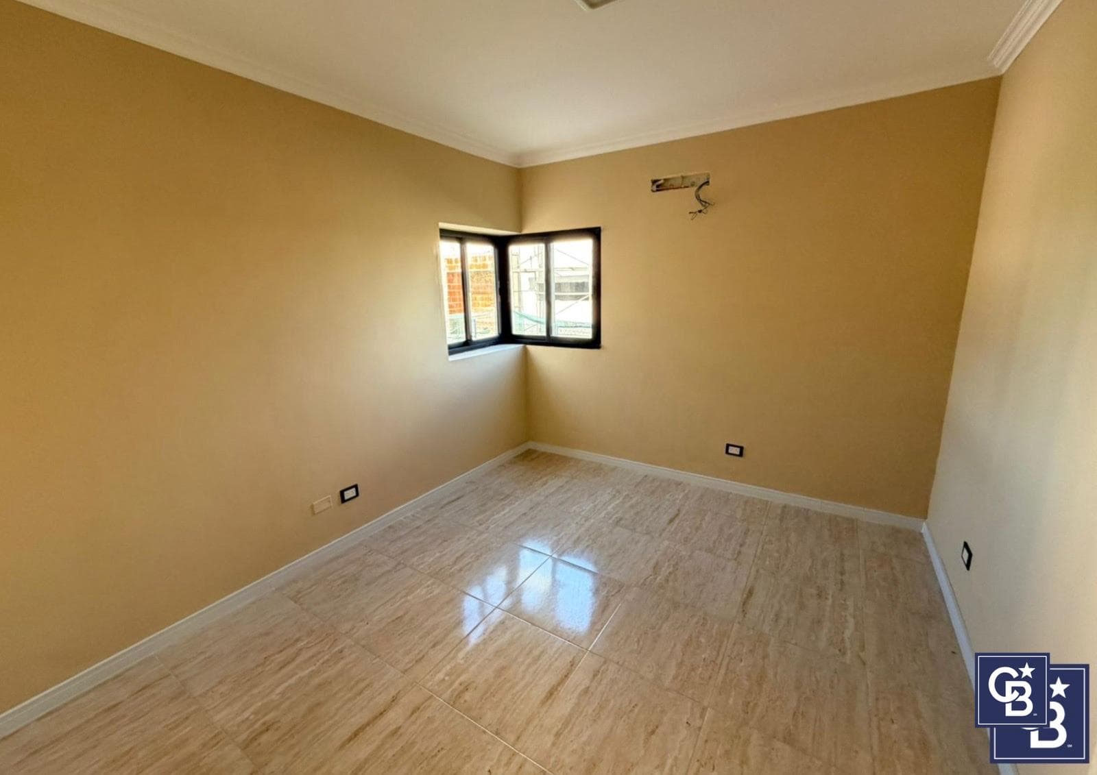 4-Bedroom House for Sale with Pool at Medal Country Club, Pilar