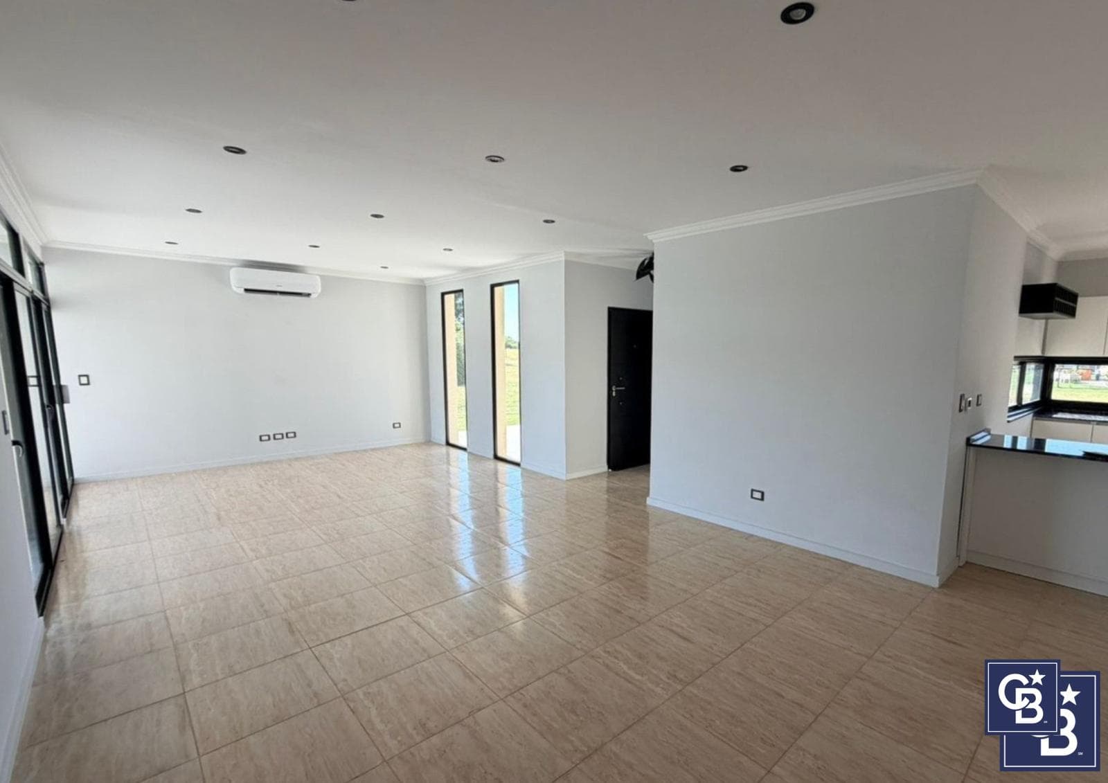 4-Bedroom House for Sale with Pool at Medal Country Club, Pilar
