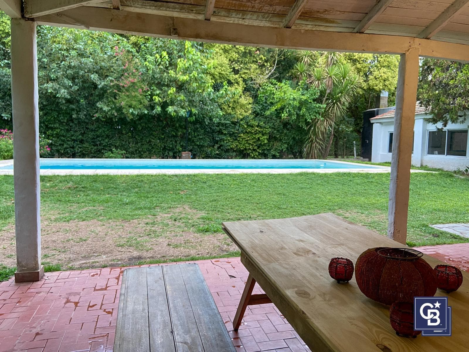 5-Room Country House for Sale with Pool and Barbecue Area in Pilar