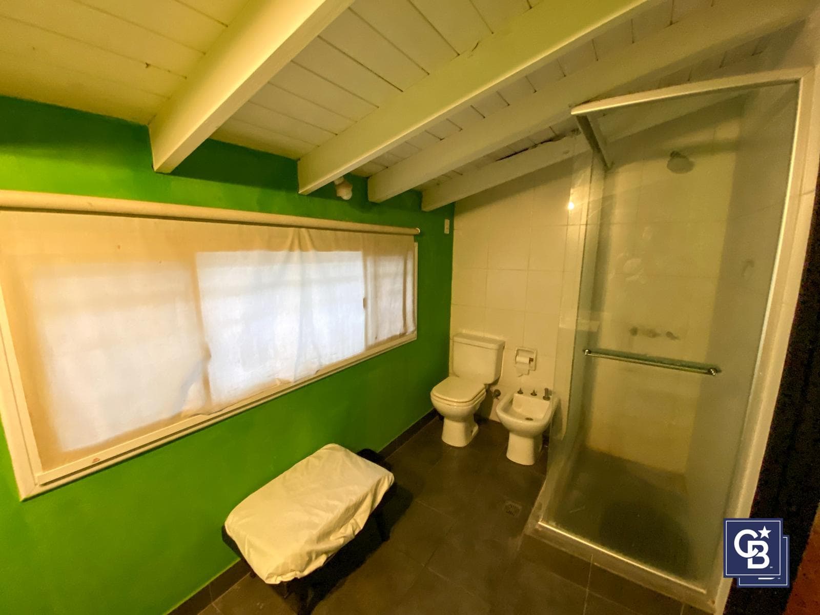 5-Room Country House for Sale with Pool and Barbecue Area in Pilar