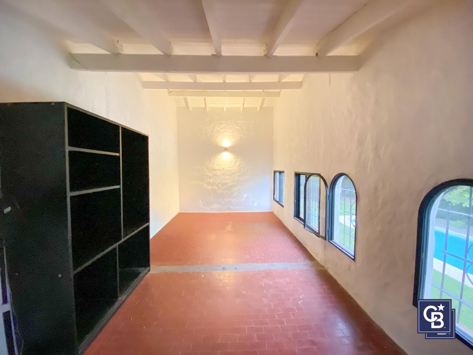 5-Room Country House for Sale with Pool and Barbecue Area in Pilar