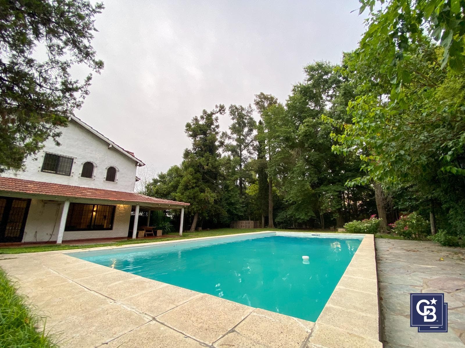 5-Room Country House for Sale with Pool and Barbecue Area in Pilar