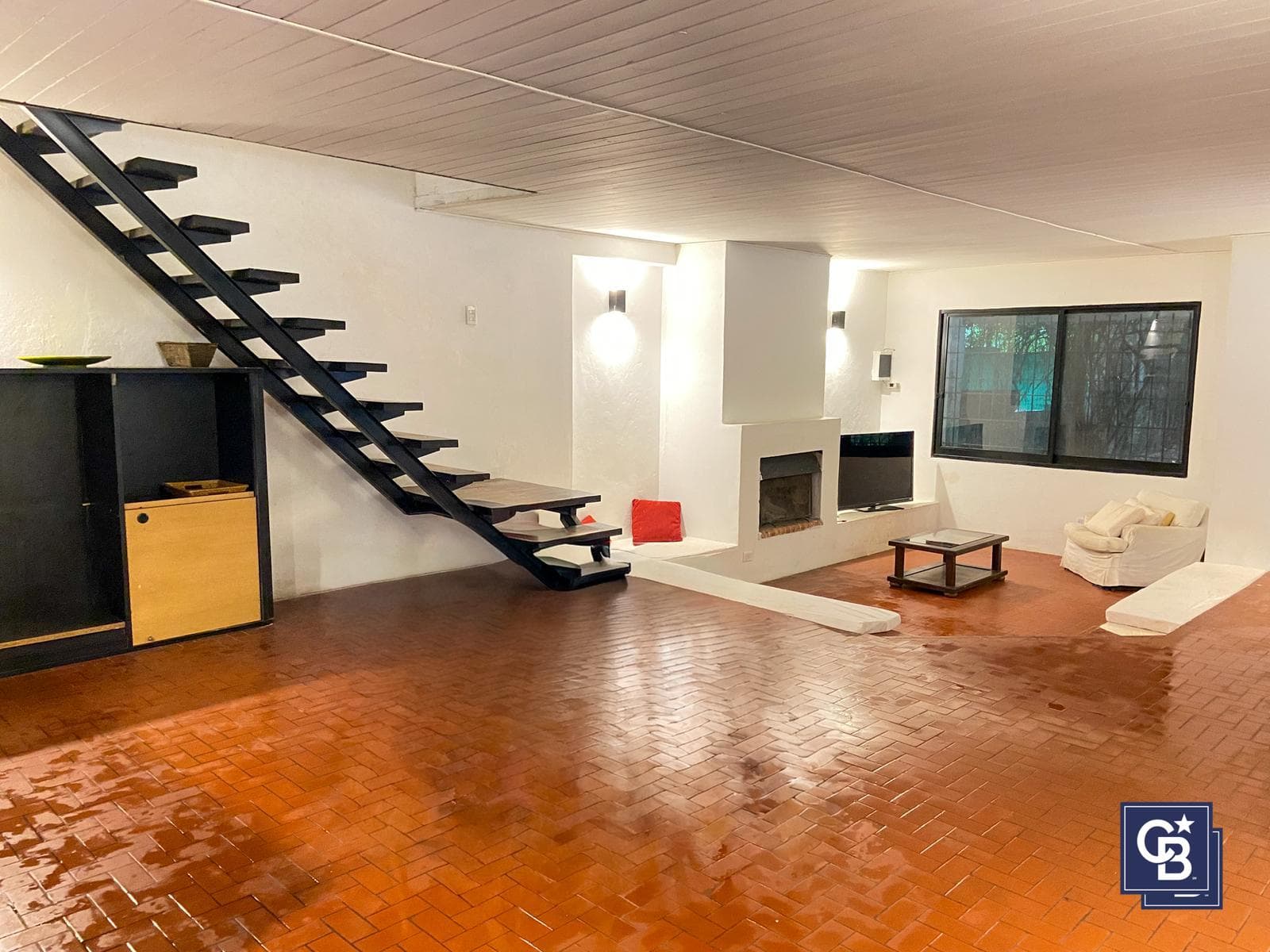 5-Room Country House for Sale with Pool and Barbecue Area in Pilar