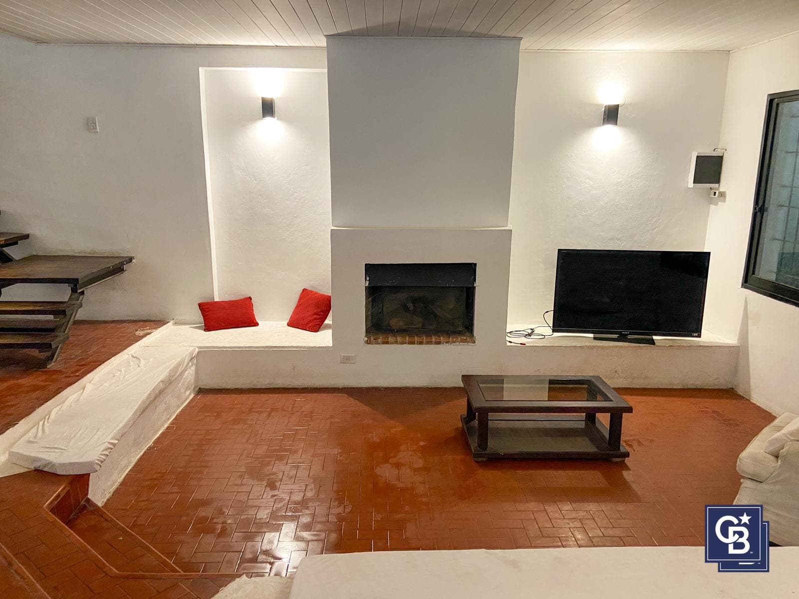 5-Room Country House for Sale with Pool and Barbecue Area in Pilar