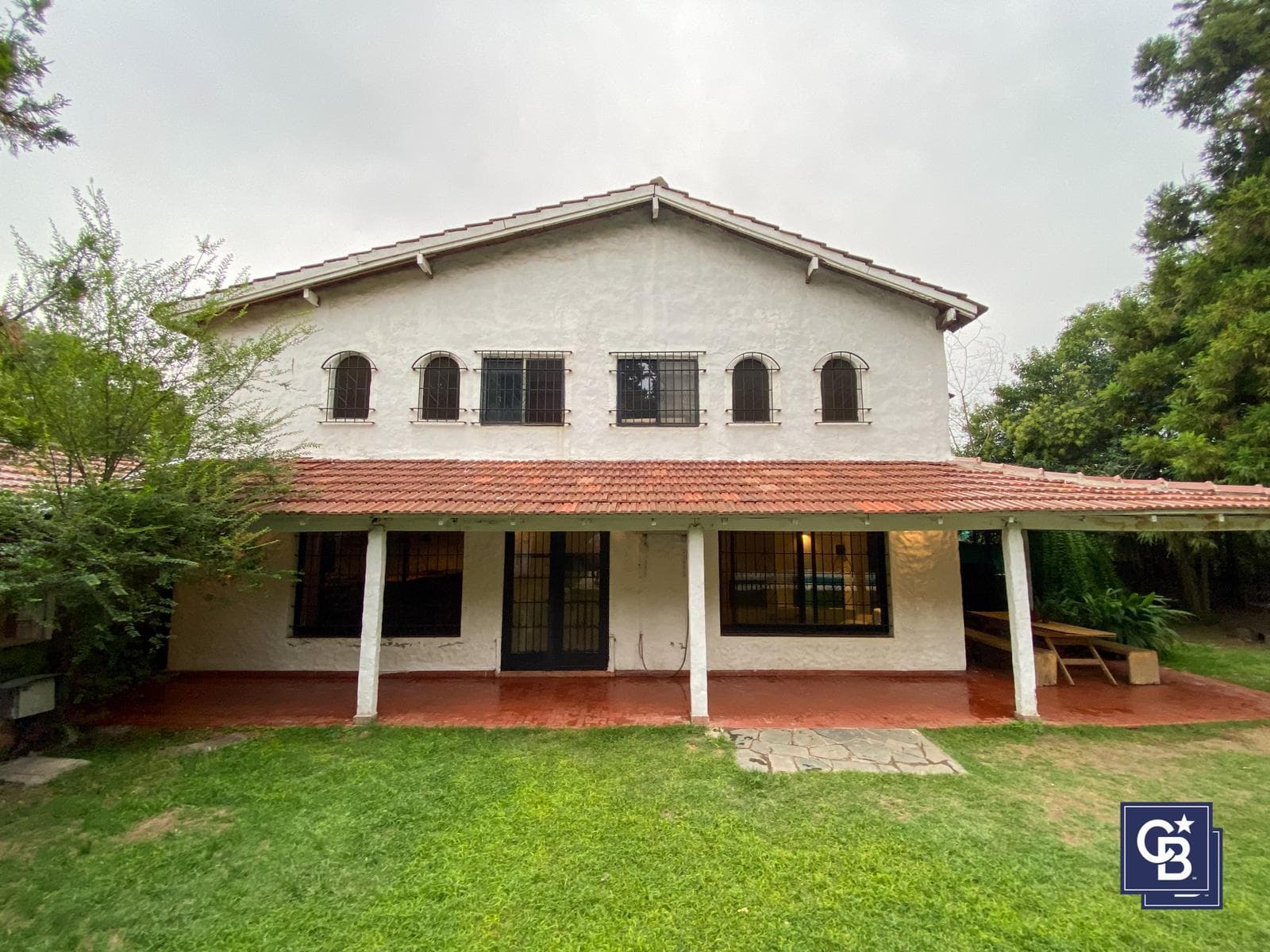 5-Room Country House for Sale with Pool and Barbecue Area in Pilar