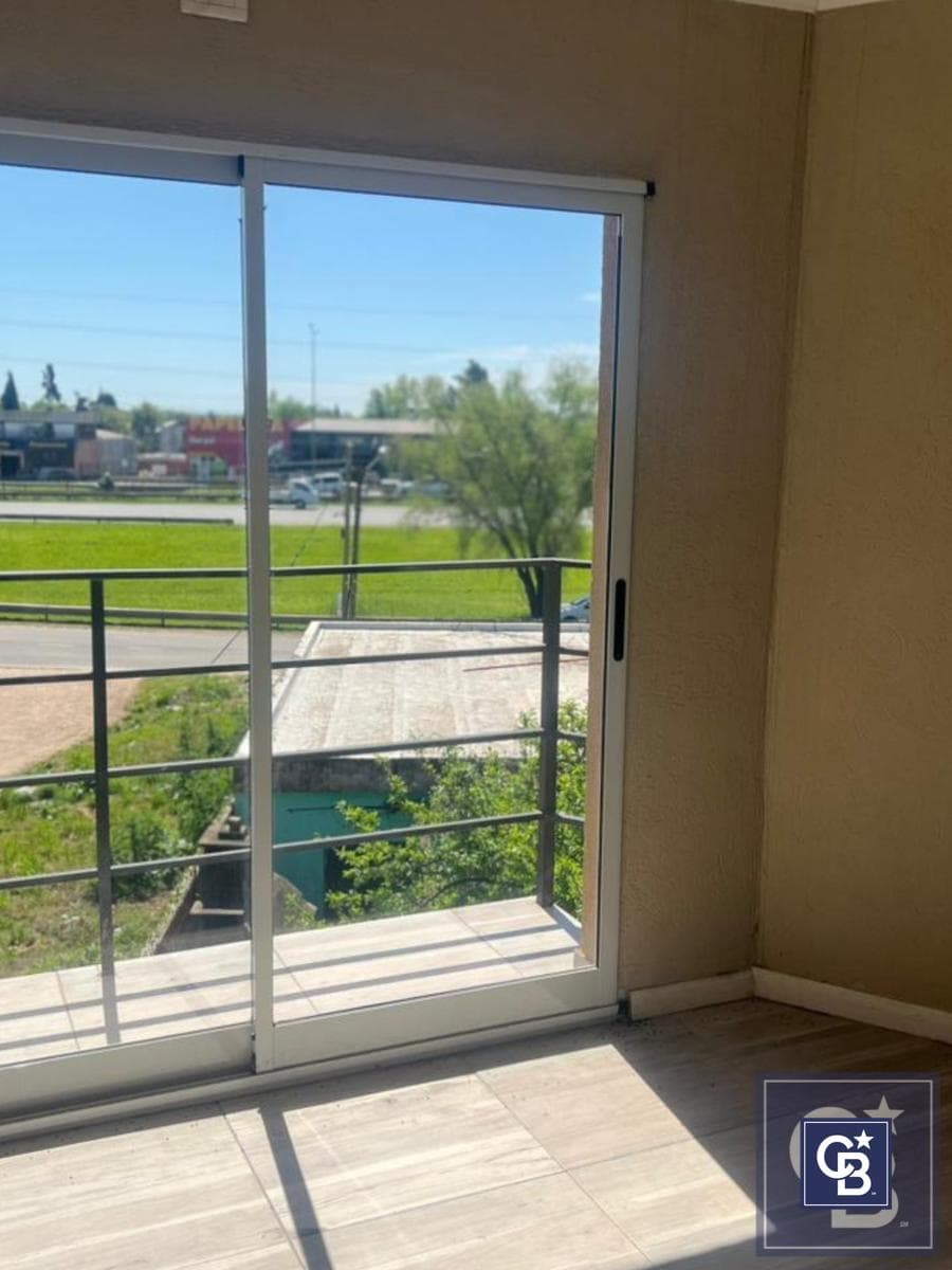 3-room triplex-style apartment for sale across from the Panamericana Ramal Pilar, Downtown Pilar
