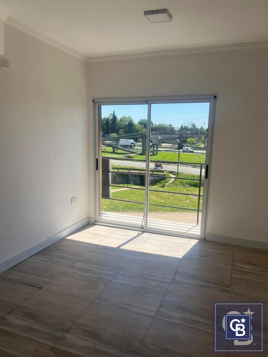 3-room triplex-style apartment for sale across from the Panamericana Ramal Pilar, Downtown Pilar