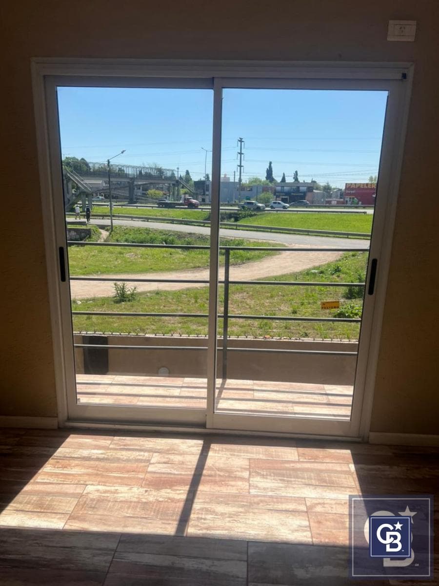 3-room triplex-style apartment for sale across from the Panamericana Ramal Pilar, Downtown Pilar