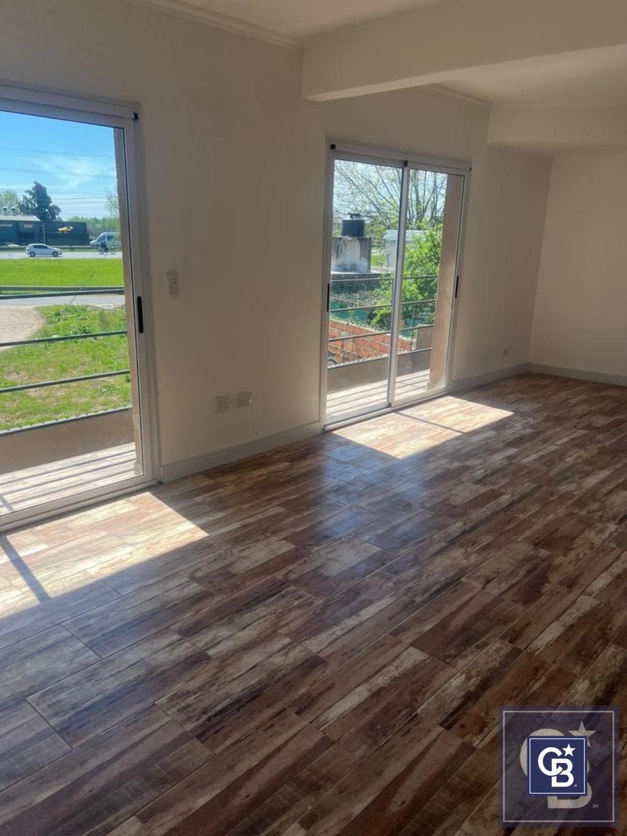 3-room apartment for sale with a balcony facing the Panamericana Ramal Pilar, Downtown Pilar
