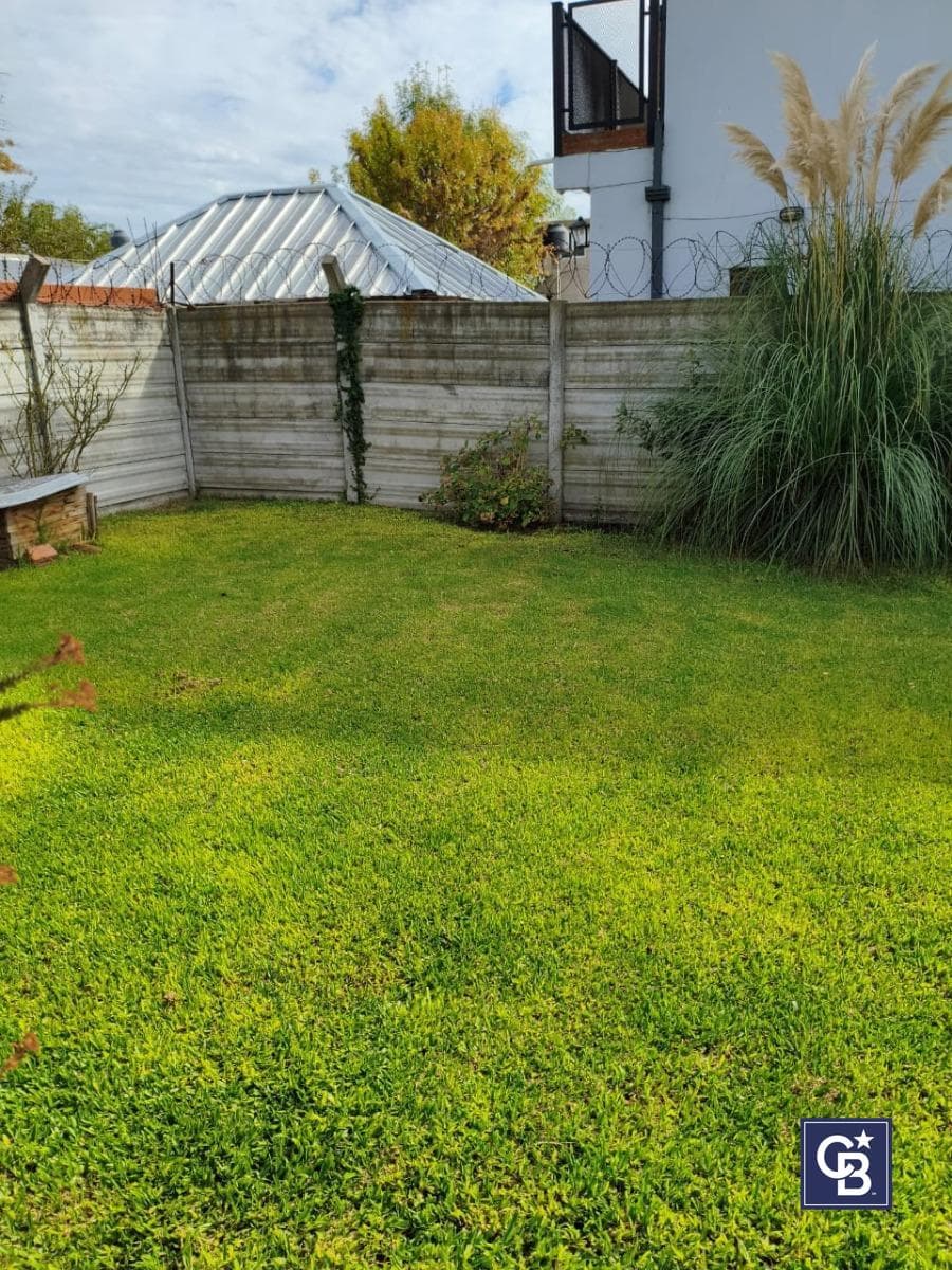 4-Room House for Sale, Eligible for Financing, in Pilar, Champagnat Area