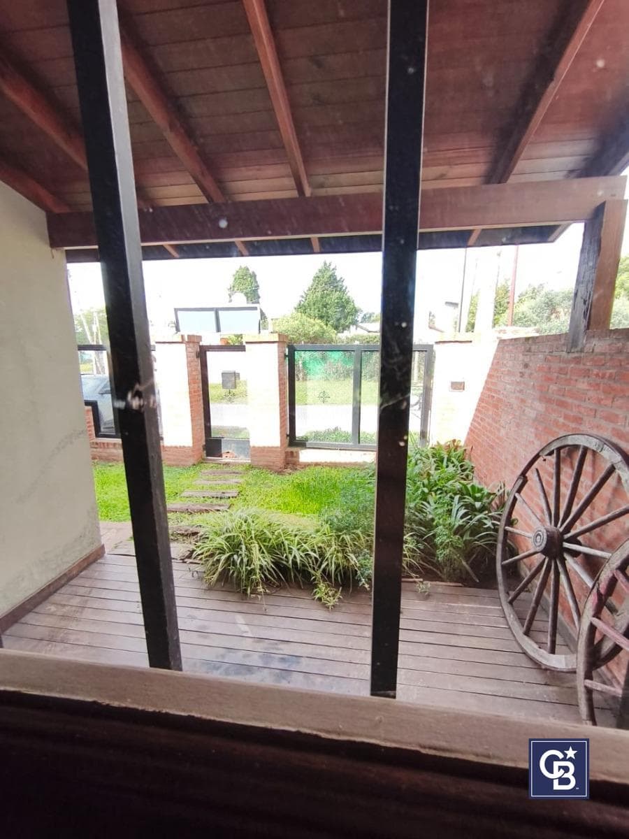 4-Room House for Sale, Eligible for Financing, in Pilar, Champagnat Area