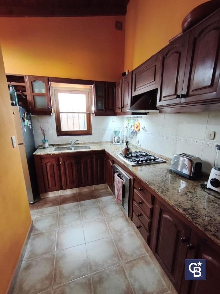 4-Room House for Sale, Eligible for Financing, in Pilar, Champagnat Area