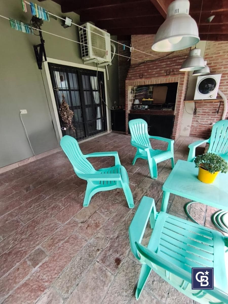 4-Room House for Sale, Eligible for Financing, in Pilar, Champagnat Area