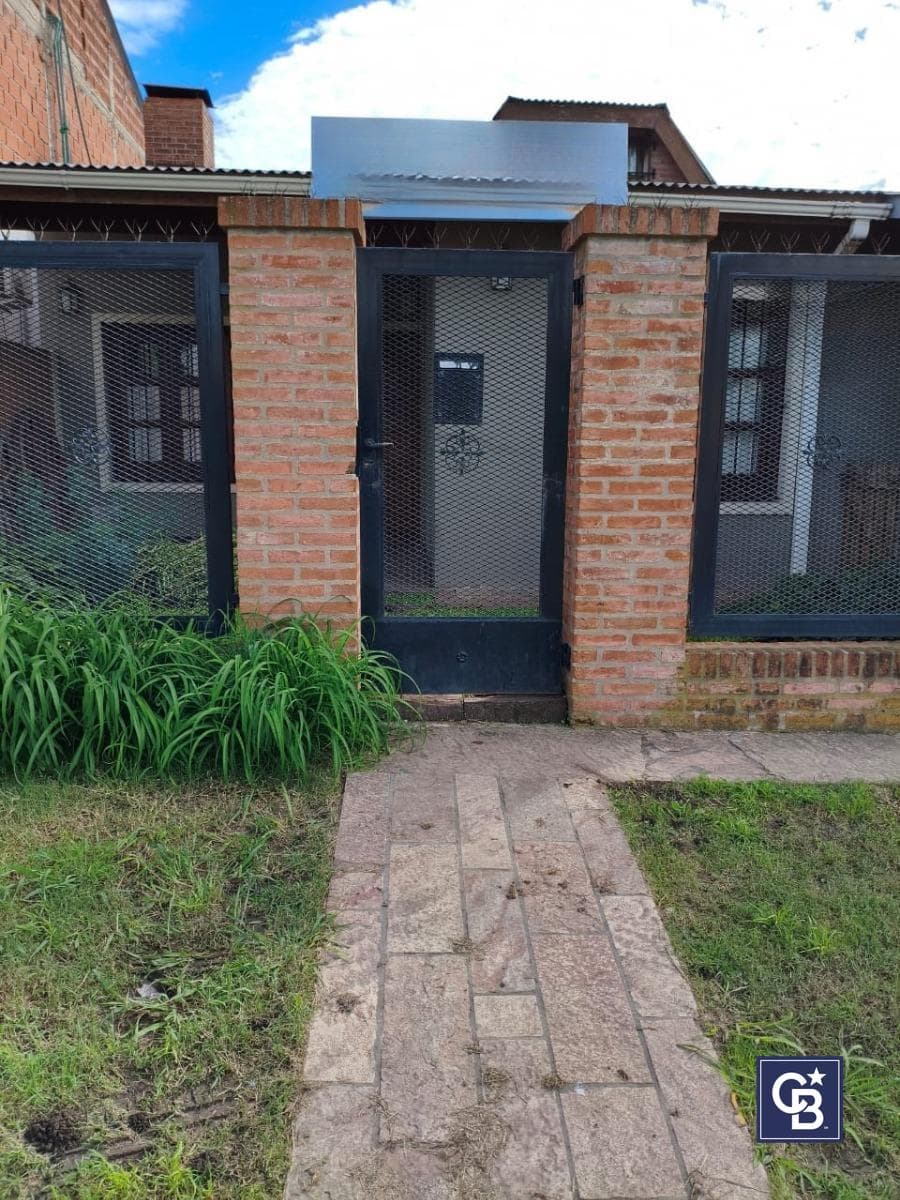 4-Room House for Sale, Eligible for Financing, in Pilar, Champagnat Area