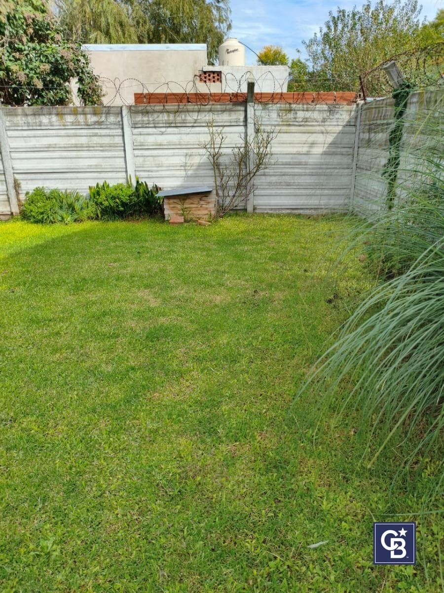 4-Room House for Sale, Eligible for Financing, in Pilar, Champagnat Area