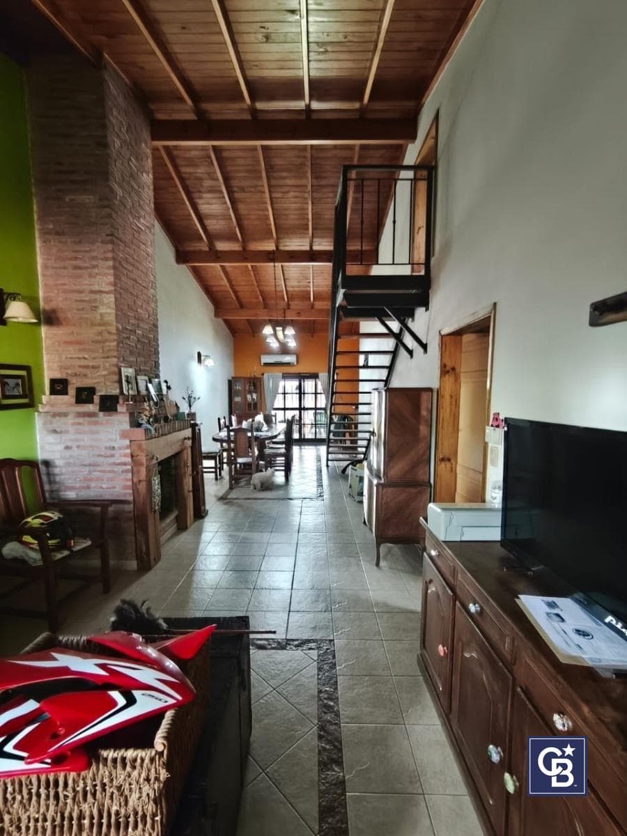 4-Room House for Sale, Eligible for Financing, in Pilar, Champagnat Area