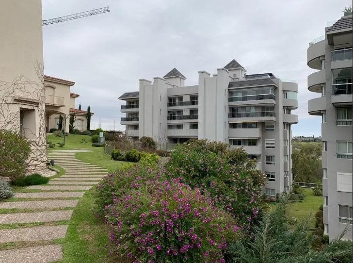 Apartment for Sale at CHATEAU VILLAGE: 3 Bedrooms, 3 Bathrooms with Amenities