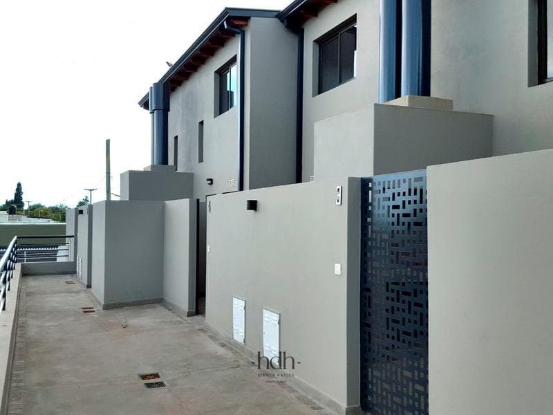 2-bedroom, 2-bathroom duplex for sale with a patio in the San Fernando neighborhood