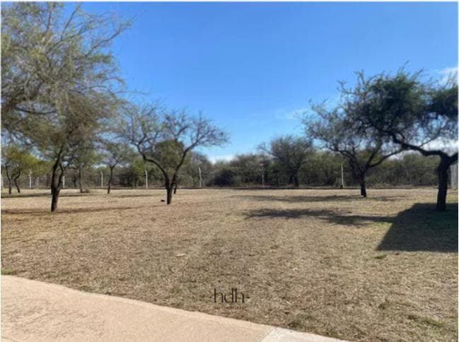 Lot in San Alfonso del Talar, a neighborhood with security, 510 m²