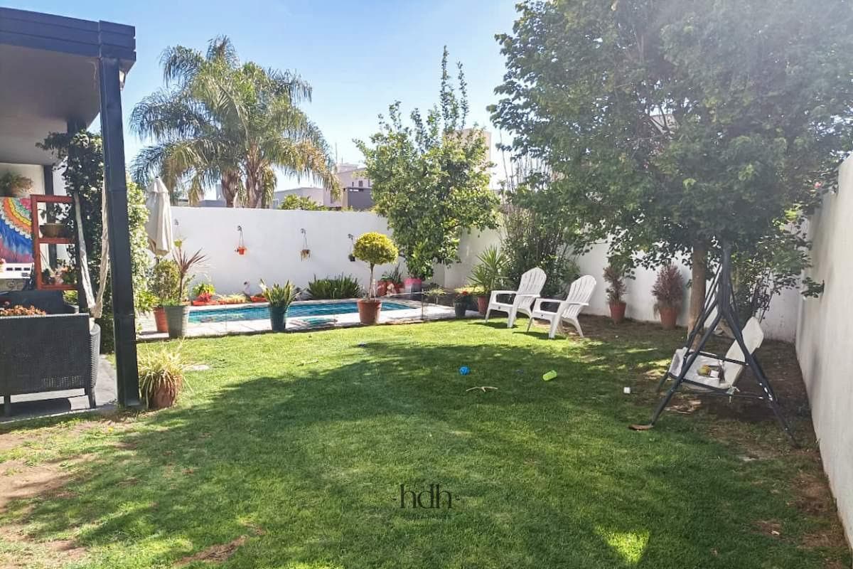 Tejas del Sur 2 House with 3 bedrooms, 3 bathrooms, and a pool; secure neighborhood