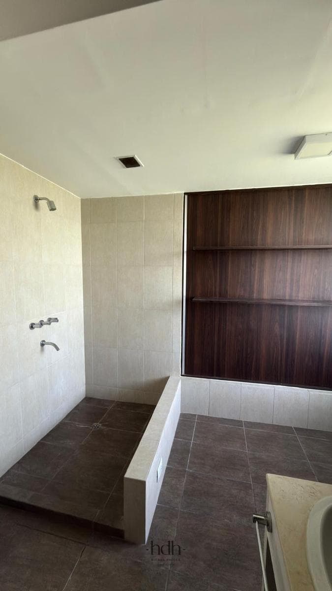 For Sale: Capri Jockey Club Complex—3 bedrooms, 3 bathrooms, semi-floor, pool, garage