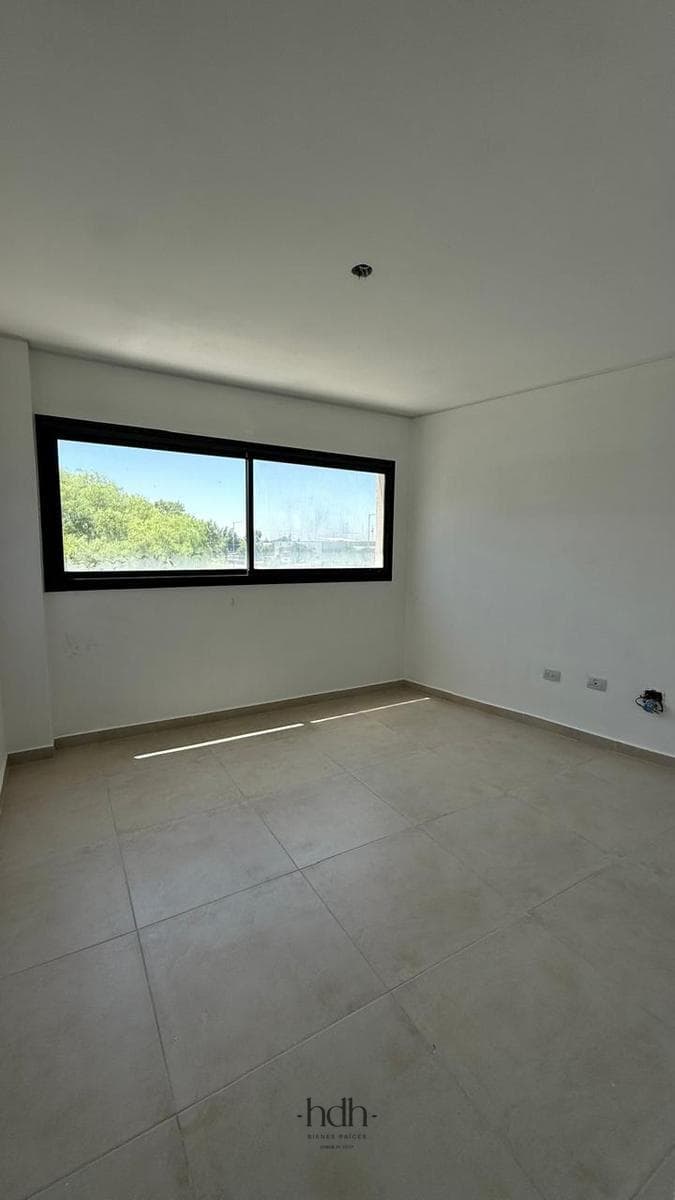 For Sale: Capri Jockey Club Complex—3 bedrooms, 3 bathrooms, semi-floor, pool, garage