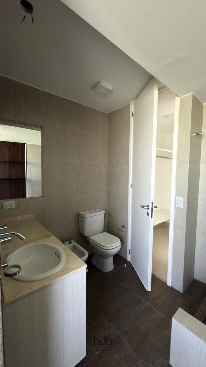 For Sale: Capri Jockey Club Complex—3 bedrooms, 3 bathrooms, semi-floor, pool, garage