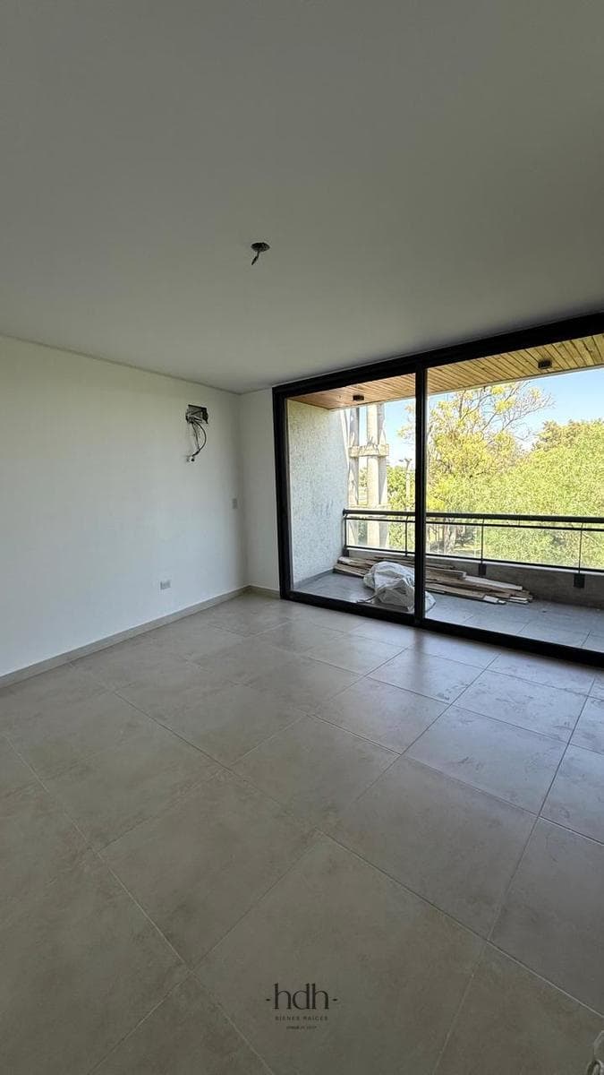 For Sale: Capri Jockey Club Complex—3 bedrooms, 3 bathrooms, semi-floor, pool, garage