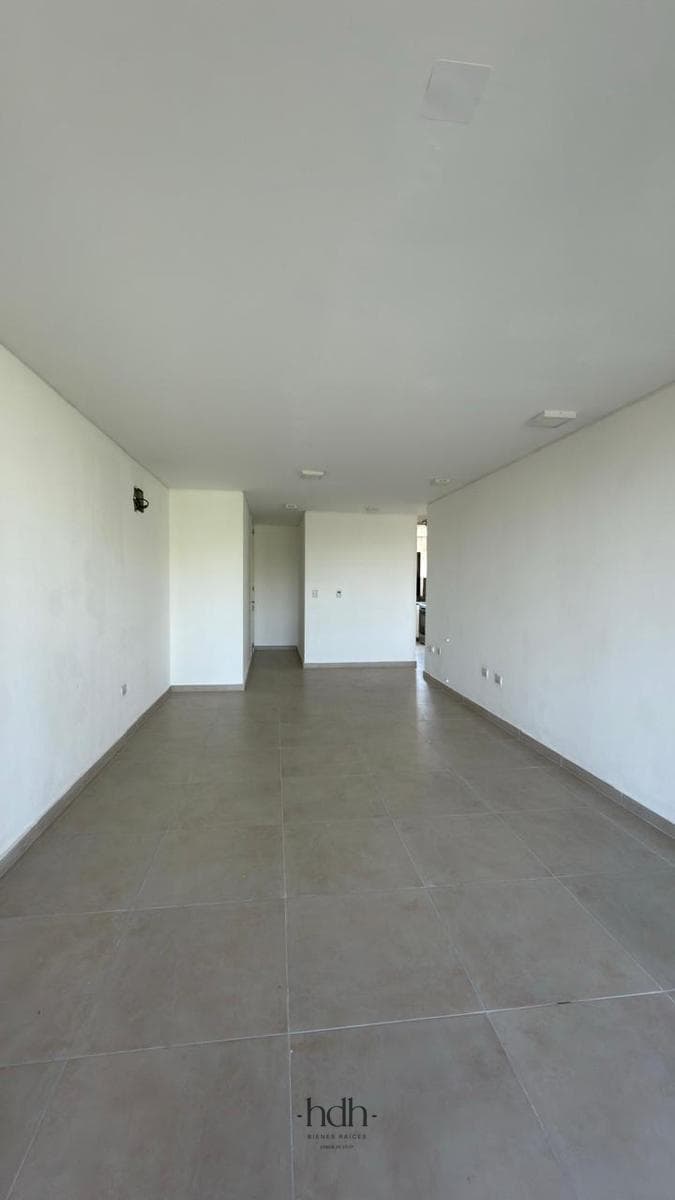 For Sale: Capri Jockey Club Complex—3 bedrooms, 3 bathrooms, semi-floor, pool, garage
