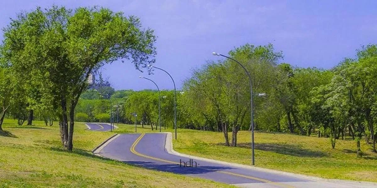 Lot in Cuestas de Manantiales, 261 square meters, suitable for a duplex