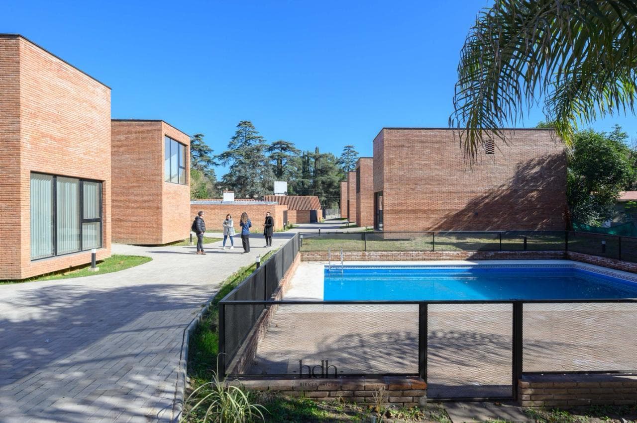 Duplex in Villa Allende: 2 bedrooms with a patio