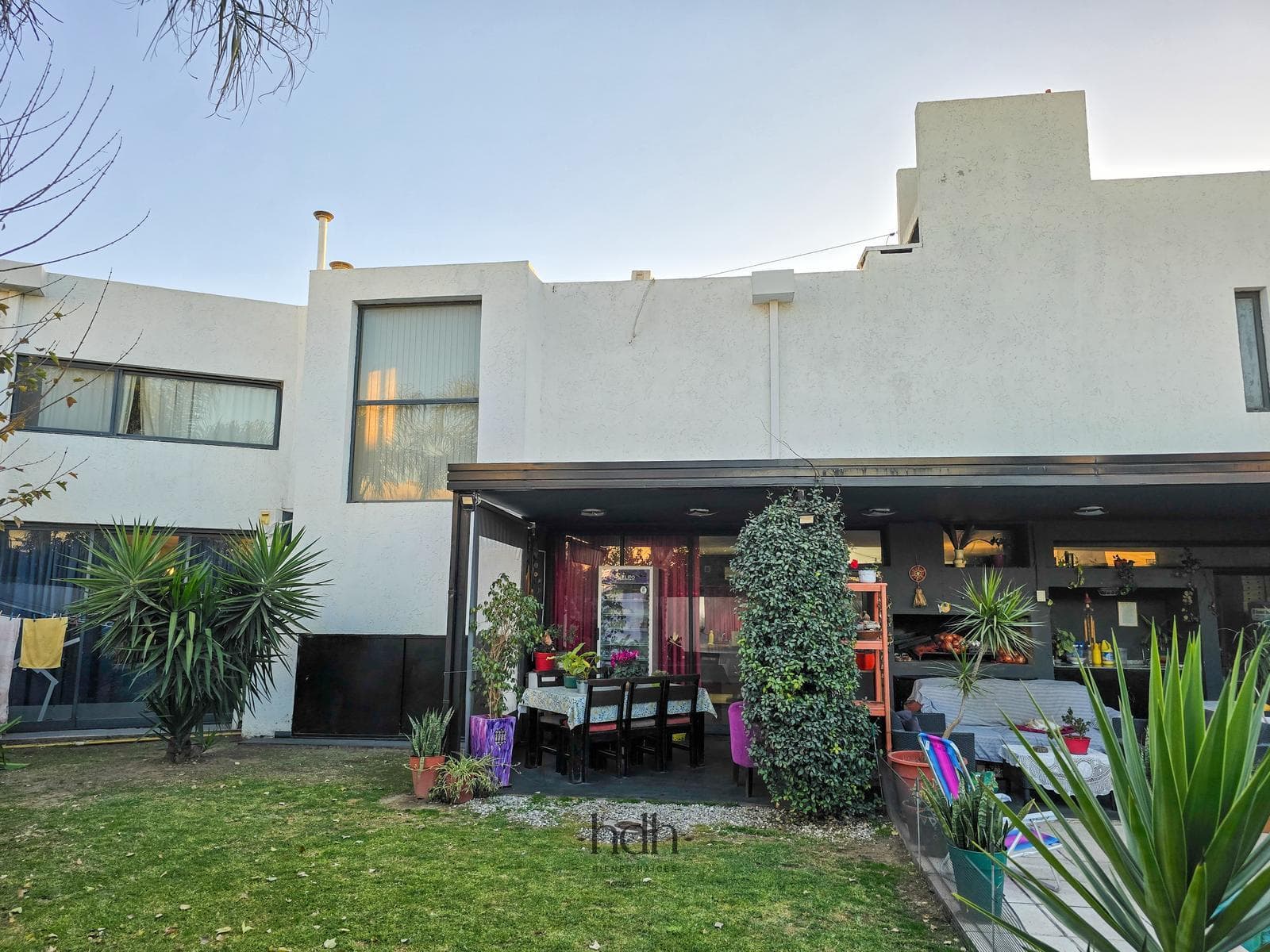 Tejas del Sur 2 House with 3 bedrooms, 3 bathrooms, and a pool; secure neighborhood