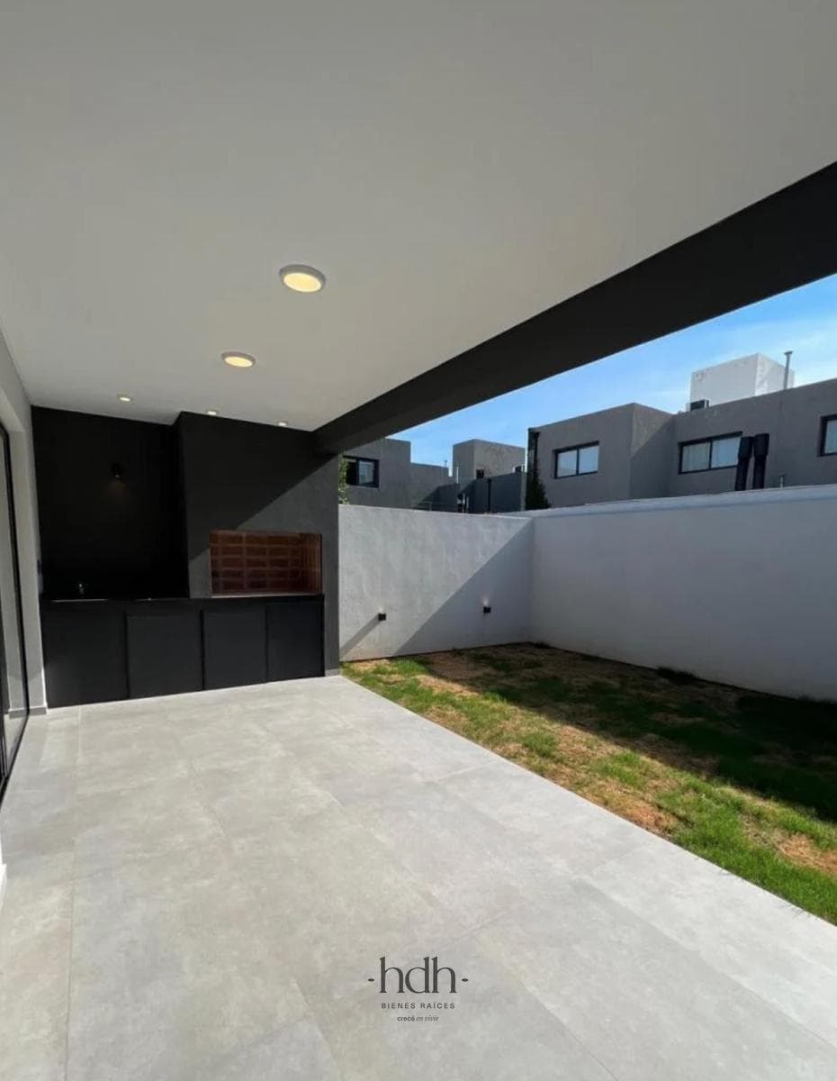 House in Claro del Bosque Village: 2 bedrooms with a patio, ground floor
