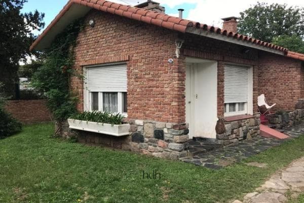 House in La Cumbre with 2 bedrooms, an excellent patio, and an apartment