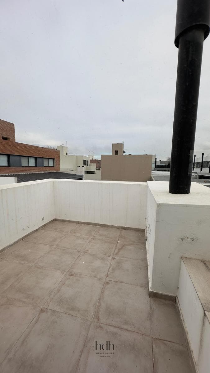 Duplex en la calandria 3 dormitorios 3 baños con excelente patio
