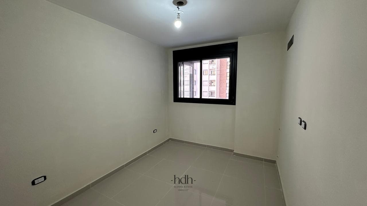 Apartment in Nueva Córdoba Reggia 6: 1 bedroom with a balcony, 1 bathroom with amenities