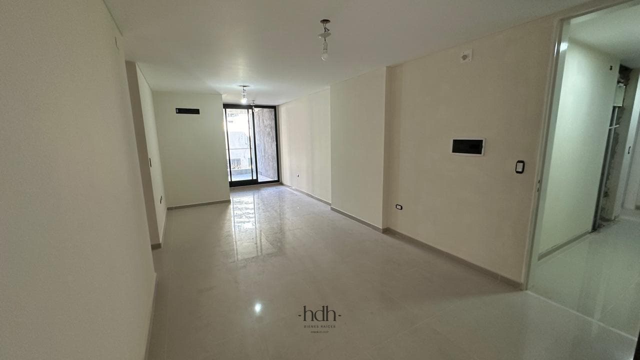 Apartment in Nueva Córdoba Reggia 6: 1 bedroom with a balcony, 1 bathroom with amenities
