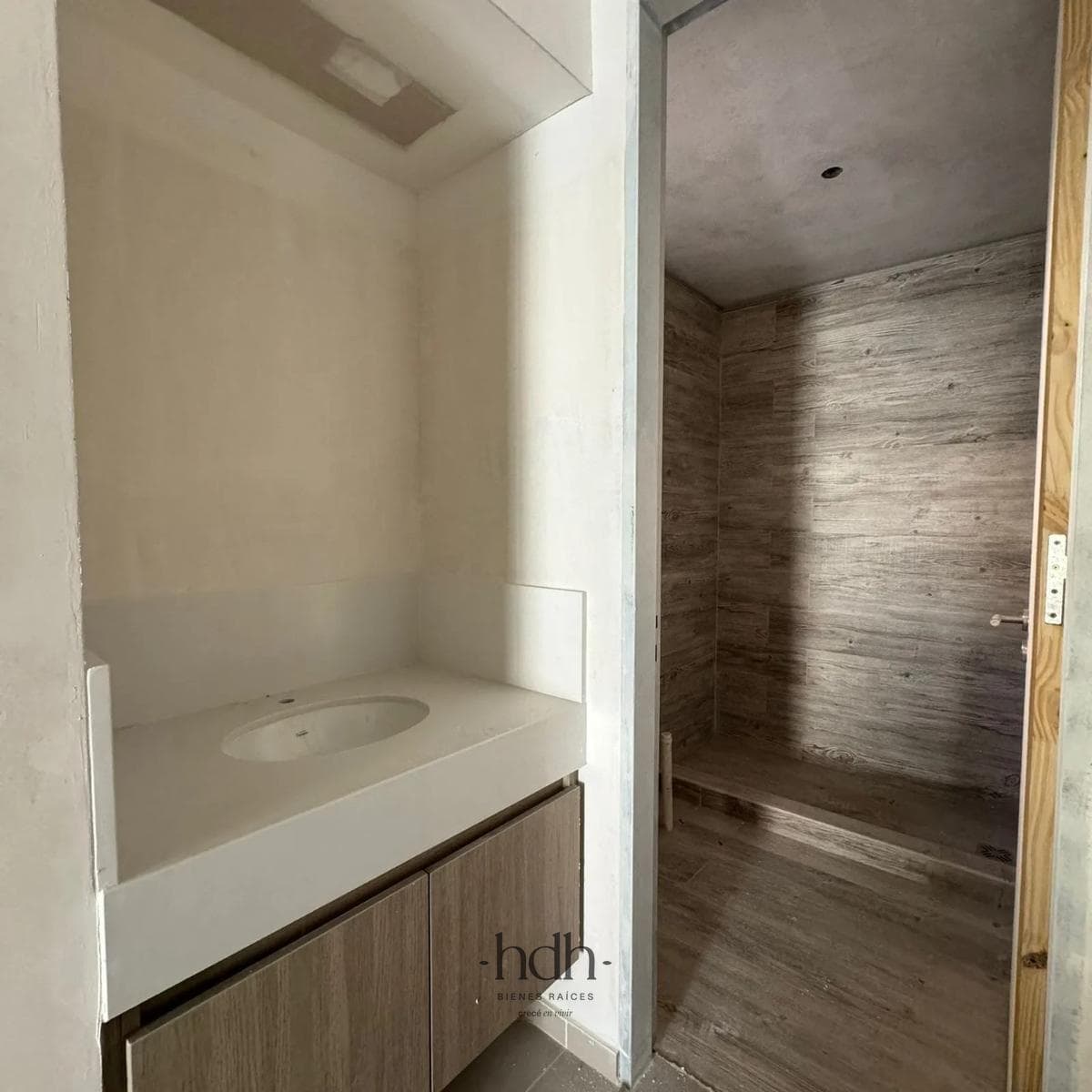 Apartment in Nueva Córdoba Reggia 6: 1 bedroom with a balcony, 1 bathroom with amenities