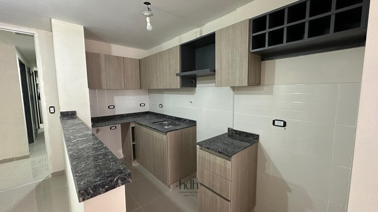 Apartment in Nueva Córdoba Reggia 6: 1 bedroom with a balcony, 1 bathroom with amenities
