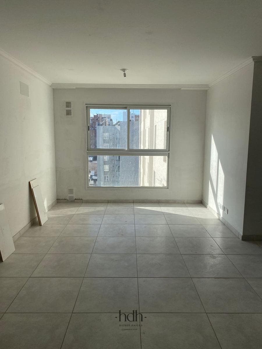 Apartment for sale in Guemes: 1 or 2 bedrooms, 1 bathroom, with a garage